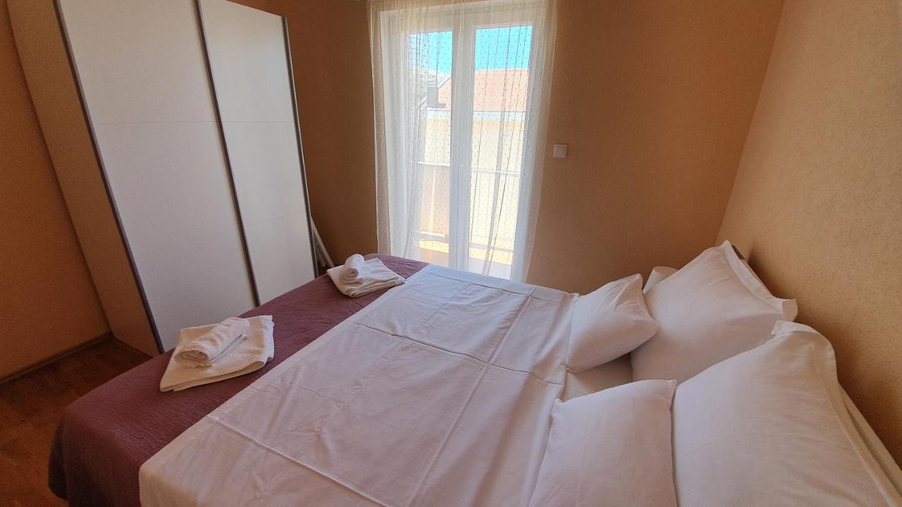 Apartments Miki พาก ภายนอก รูปภาพ