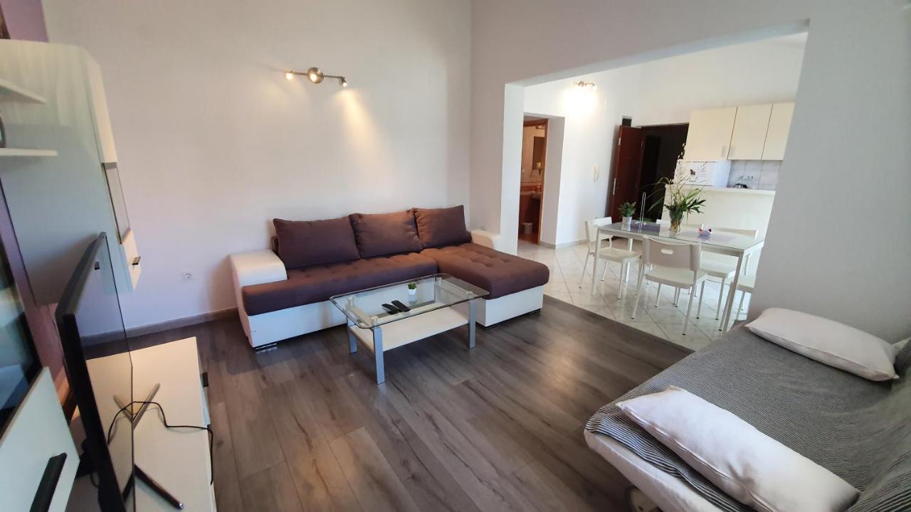 Apartments Miki พาก ภายนอก รูปภาพ