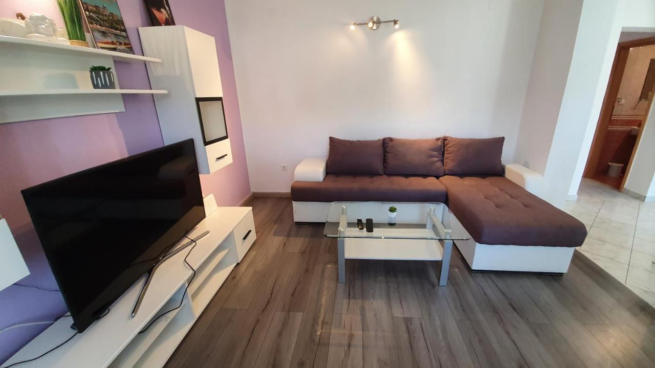 Apartments Miki พาก ภายนอก รูปภาพ
