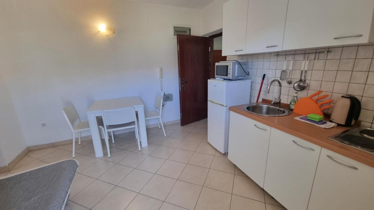 Apartments Miki พาก ภายนอก รูปภาพ